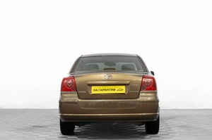 Седан Toyota Avensis 2005 года, 749000 рублей, Барнаул