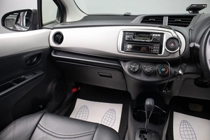 Хетчбэк Toyota Vitz 2013 года, 1089000 рублей, Оренбург