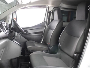 Фургон Nissan NV200 2015 года, 1240000 рублей, Омск