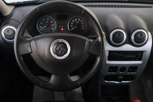 Хетчбэк Renault Sandero 2011 года, 599000 рублей, Омск