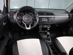 Хетчбэк Kia Rio X-Line 2018 года, 1449000 рублей, Воронеж