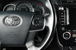 Седан Toyota Camry 2014 года, 1879000 рублей, Тюмень