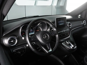 Минивэн Mercedes-benz V-класс 2018 года, 6590000 рублей, Красный Пахарь