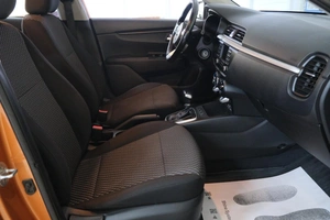 Седан Kia Rio 2017 года, 1199000 рублей, Омск