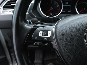 Внедорожник Volkswagen Tiguan 2019 года, 2349000 рублей, Красноярск