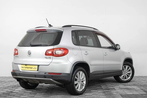 Внедорожник Volkswagen Tiguan 2010 года, 1099000 рублей, Кемерово