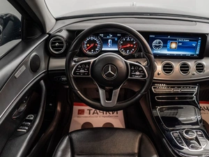 Седан Mercedes-benz E-класс 2018 года, 2650000 рублей, Красноярск