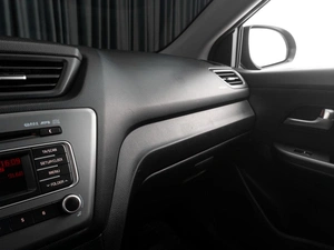 Хетчбэк Kia Rio 2015 года, 1079000 рублей, Тюмень