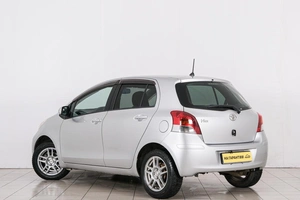 Хетчбэк Toyota Vitz 2010 года, 739000 рублей, Красноярск