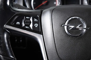 Седан Opel Astra 2012 года, 789000 рублей, Пермь