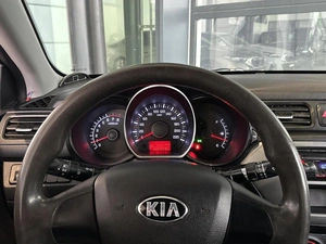 Седан Kia Rio 2013 года, 690000 рублей, Уфа