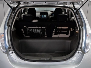 Хетчбэк Nissan Leaf 2011 года, 599000 рублей, Тюмень