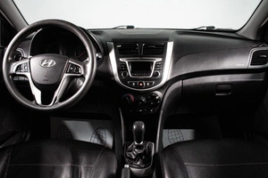 Седан Hyundai Solaris 2014 года, 789000 рублей, Сургут