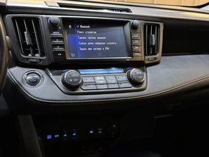 Внедорожник Toyota RAV4 2018 года, 2797000 рублей, Красноярск