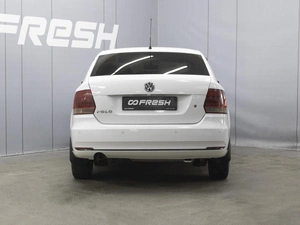 Седан Volkswagen Polo 2014 года, 860000 рублей, Омск