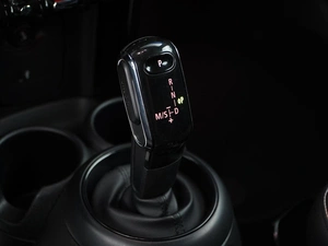 Хетчбэк MINI Cooper 2018 года, 1397444 рублей, Москва