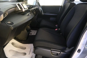 Минивэн Honda Freed 2011 года, 1289000 рублей, Омск