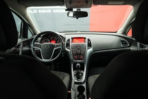 Седан Opel Astra 2013 года, 1030000 рублей, Курск