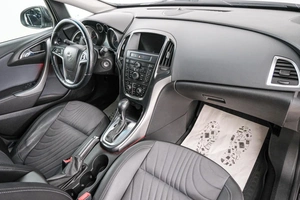 Седан Opel Astra 2014 года, 829000 рублей, Красноярск