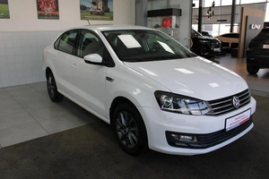 Седан Volkswagen Polo 2016 года, 1050000 рублей, Красноярск
