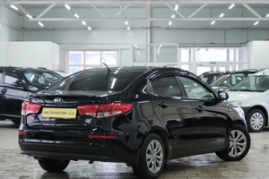Седан Kia Rio 2016 года, 1009000 рублей, Омск