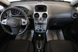 Хетчбэк Opel Corsa 2012 года, 719000 рублей, Омск