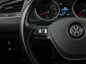 Внедорожник Volkswagen Tiguan 2017 года, 2249999 рублей, Москва