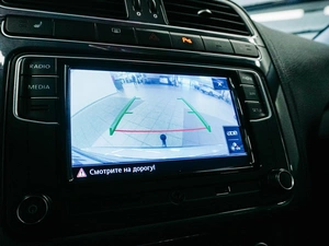 Седан Volkswagen Polo 2019 года, 1349000 рублей, Красноярск