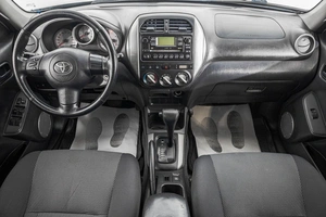 Внедорожник Toyota RAV4 2004 года, 789000 рублей, Барнаул
