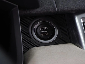 Внедорожник Land Rover Range Rover Sport 2013 года, 2730000 рублей, Воронеж
