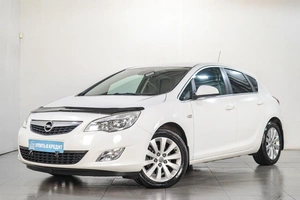 Хетчбэк Opel Astra 2011 года, 969000 рублей, Челябинск