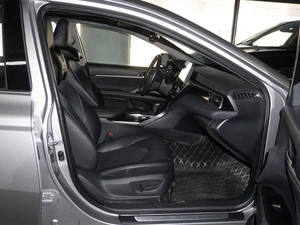 Седан Toyota Camry 2023 года, 4099000 рублей, Санкт-Петербург