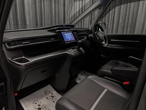 Минивэн Honda Stepwgn Spada 2016 года, 1999000 рублей, Красноярск