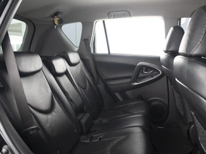 Внедорожник Toyota RAV4 2010 года, 1360000 рублей, Омск