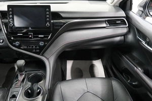 Седан Toyota Camry 2021 года, 3599000 рублей, Омск