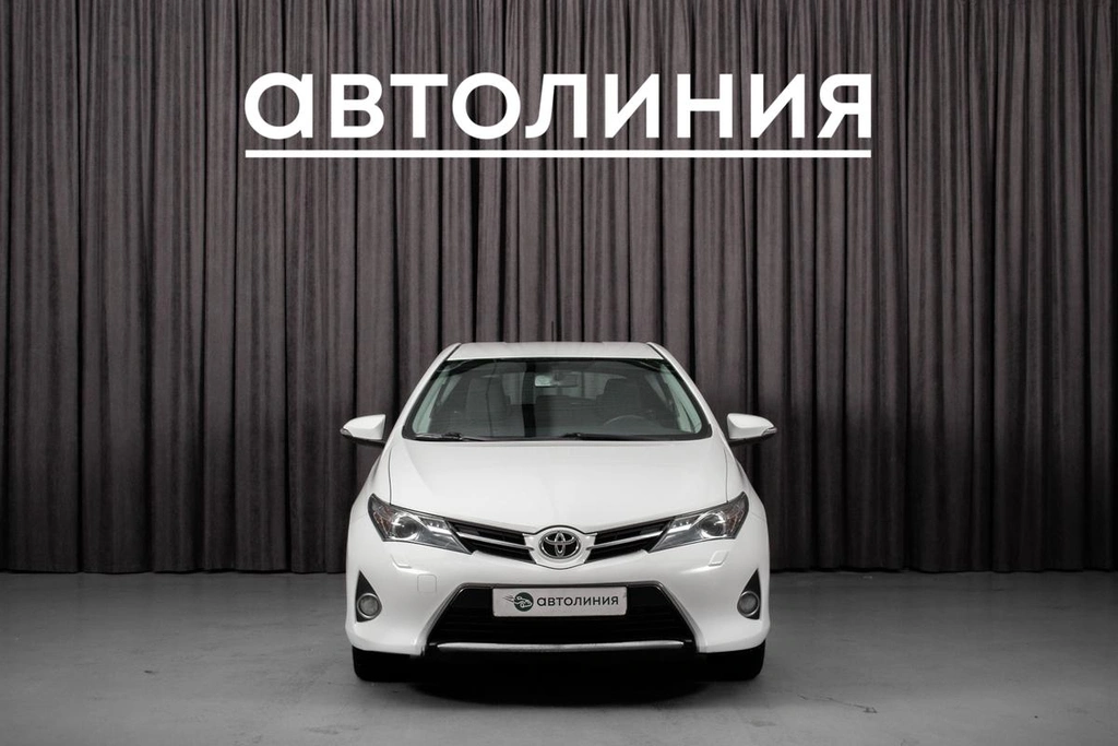 Хетчбэк Toyota Auris 2013 года, 1150000 рублей, Красноярск