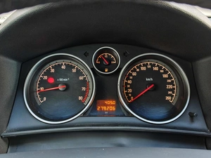 Седан Opel Astra 2011 года, 640000 рублей, Краснодар