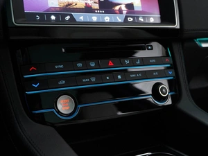Внедорожник Jaguar F-Pace 2016 года, 3359077 рублей, Москва