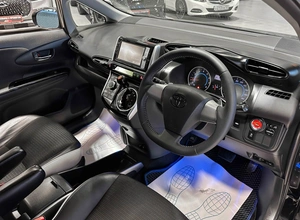 Минивэн Toyota Wish 2012 года, 1277000 рублей, Красноярск