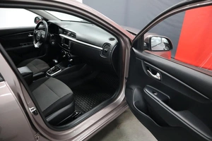 Седан Kia Rio 2019 года, 1670000 рублей, Курск