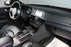 Седан Kia Optima 2017 года, 2039000 рублей, Тюмень