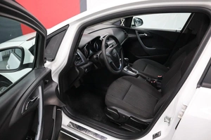 Седан Opel Astra 2013 года, 920000 рублей, Курск