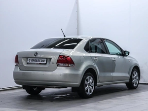 Седан Volkswagen Polo 2014 года, 879000 рублей, Красноярск