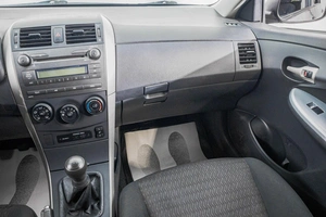 Седан Toyota Corolla 2007 года, 849000 рублей, Барнаул