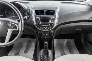 Седан Hyundai Solaris 2016 года, 1189000 рублей, Барнаул
