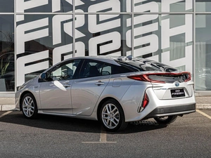 Лифтбек Toyota Prius 2017 года, 2290000 рублей, Краснодар