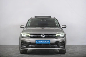 Внедорожник Volkswagen Tiguan 2018 года, 3159000 рублей, Томск