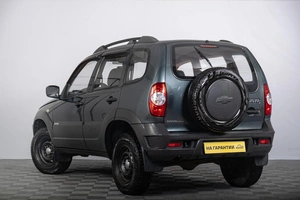 Внедорожник Chevrolet Niva 2012 года, 449000 рублей, Томск