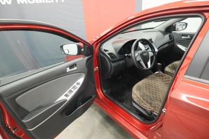 Седан Hyundai Solaris 2013 года, 930000 рублей, Курск