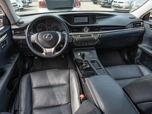 Седан Lexus ES 2013 года, 2299000 рублей, Саратов